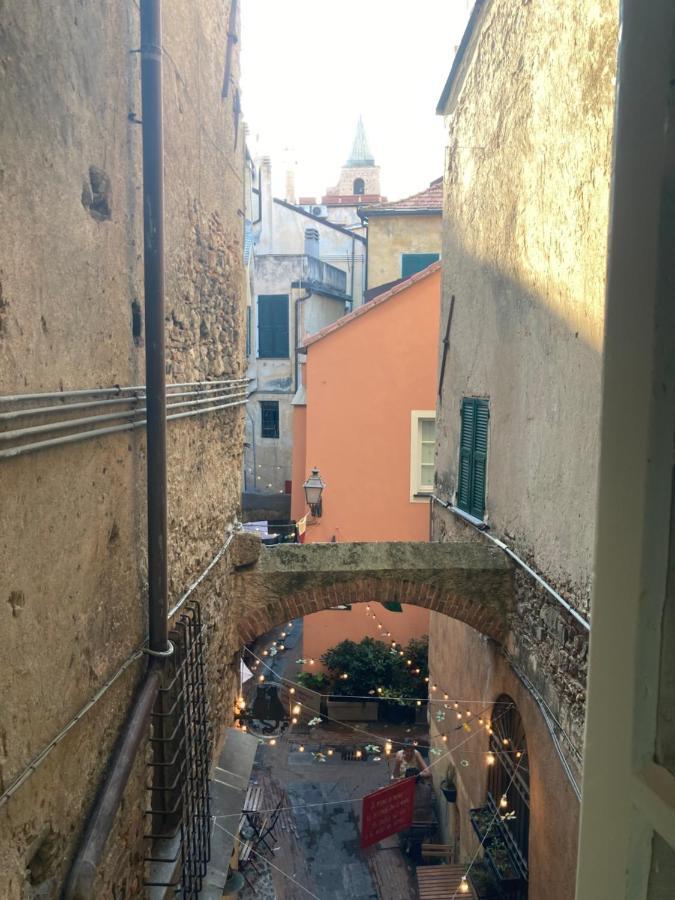 Archivolto del Teatro, 3 Albenga Exterior foto
